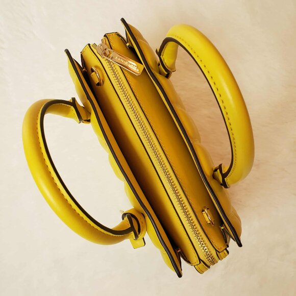 💛NEW Michael Kors SHEILA Small CZ Quilted Vegan Satchel Crossbody Handbag Purse - Picture 8 of 16